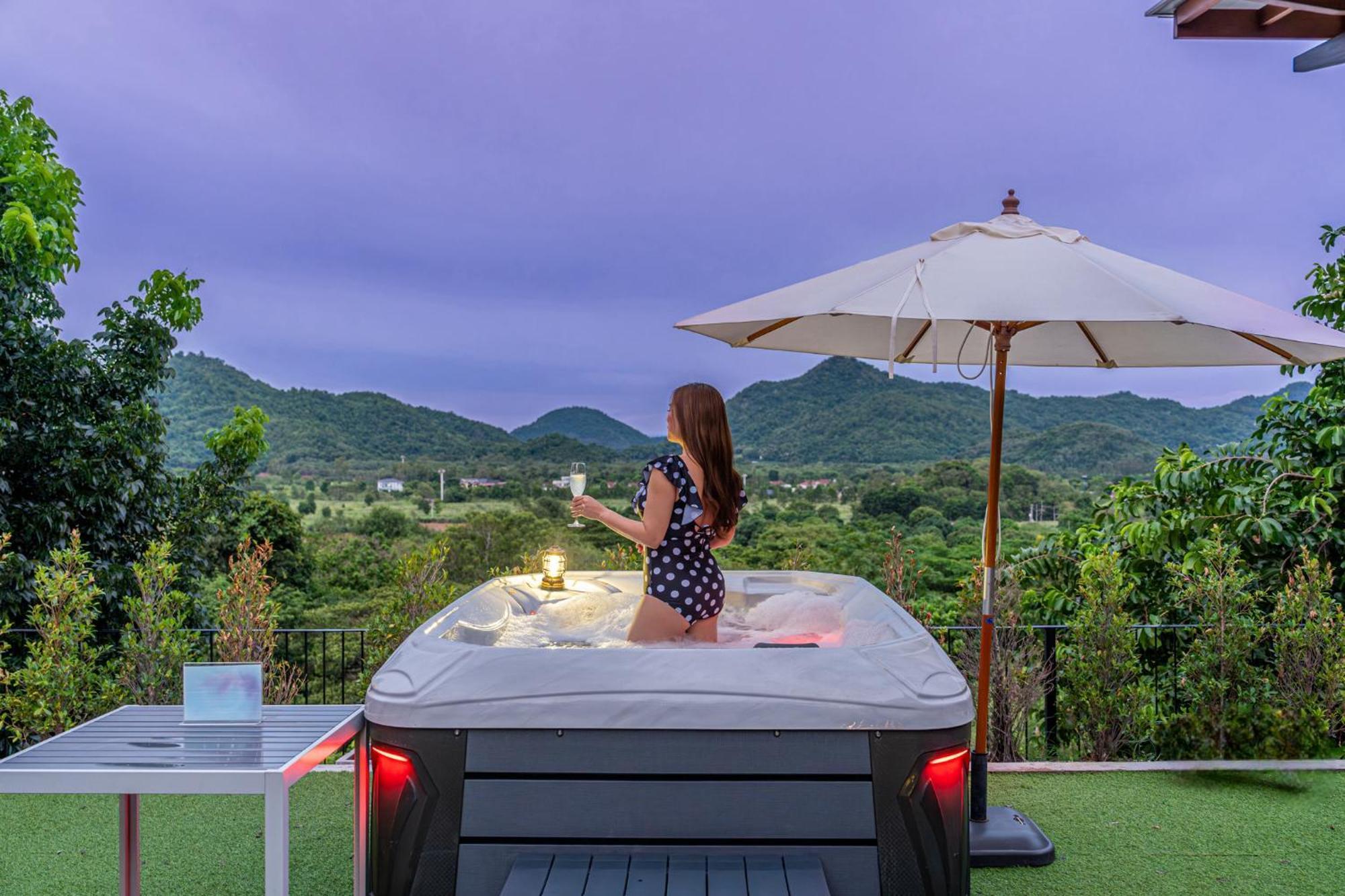 Hotel Te Mata Glamping à Nong Nam Daeng Extérieur photo